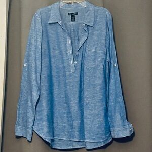 GAP Women’s Boyfriend Fit Light Blue Linen Shirt, Size M